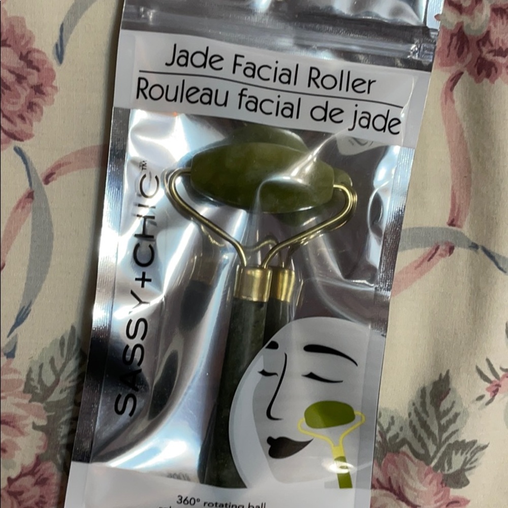5/$30 NEW JADE FACIAL ROLLER